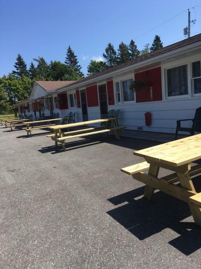 Webbers Lake Charlotte Motel Queen And Double Bed Exterior foto